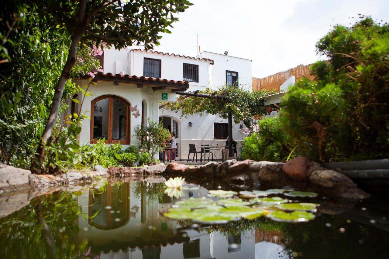 De Rosas Hotel