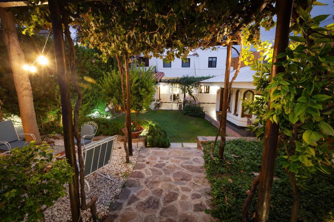 Hotel De Rosas