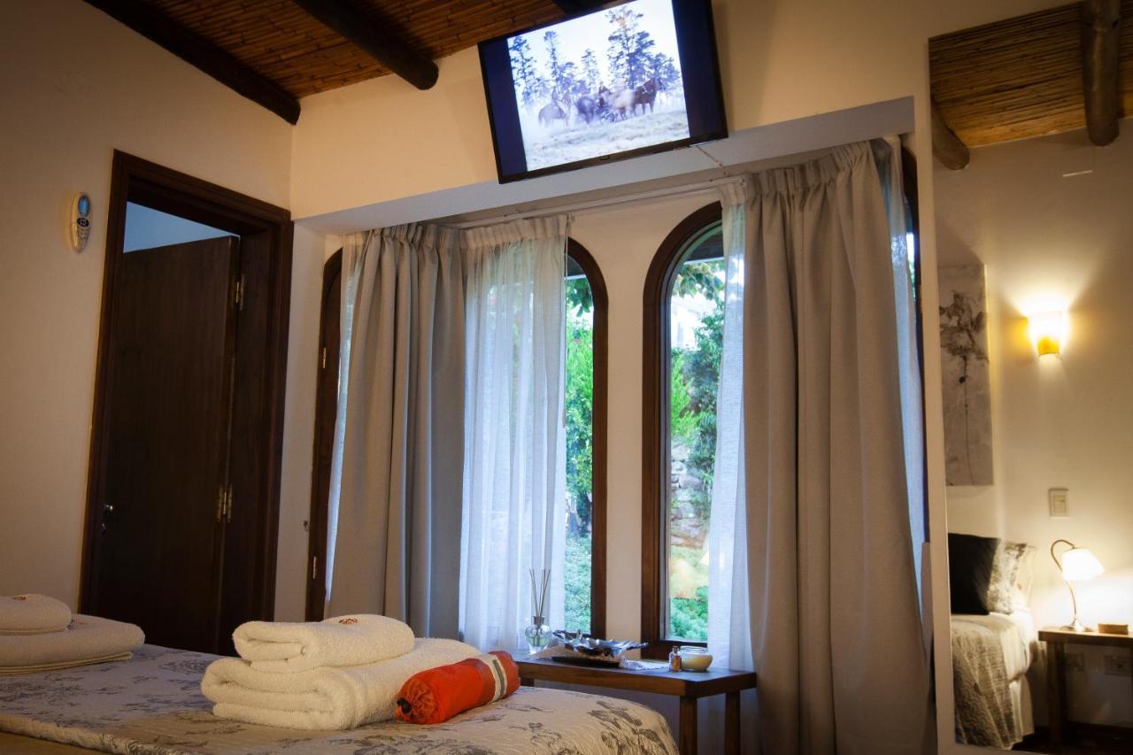 De Rosas Hotel